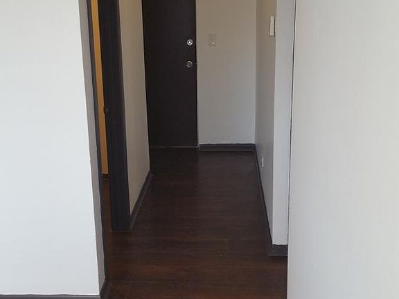 4th image of 4310 Amelia Ave APT 1