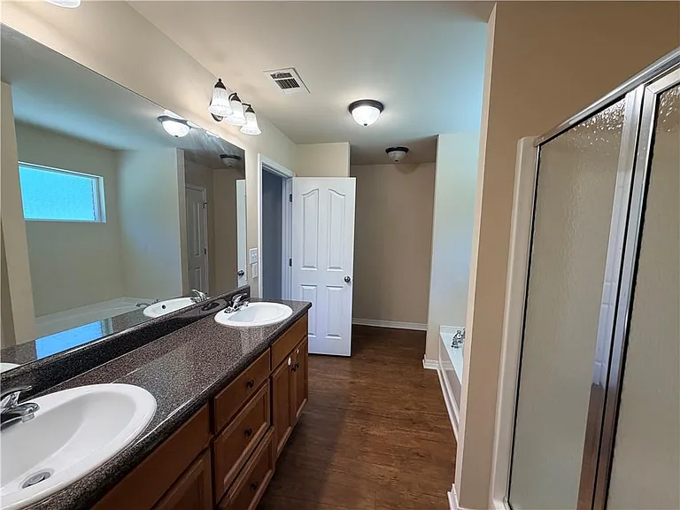 9646 Estate Dr — Photo 13