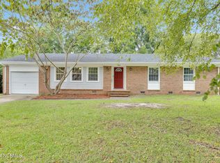 200 Estate Dr, Jacksonville, NC 28540