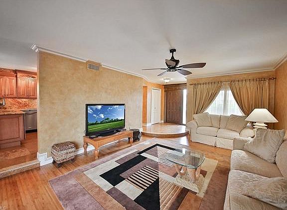 2nd image of 881 Panama Ct Unit 301