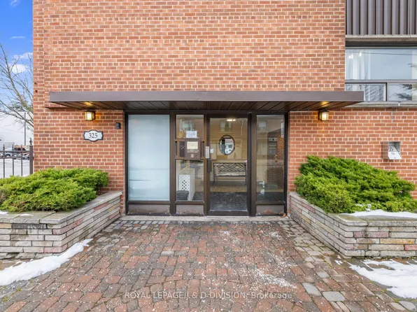 325 Sammon Ave, Toronto, ON