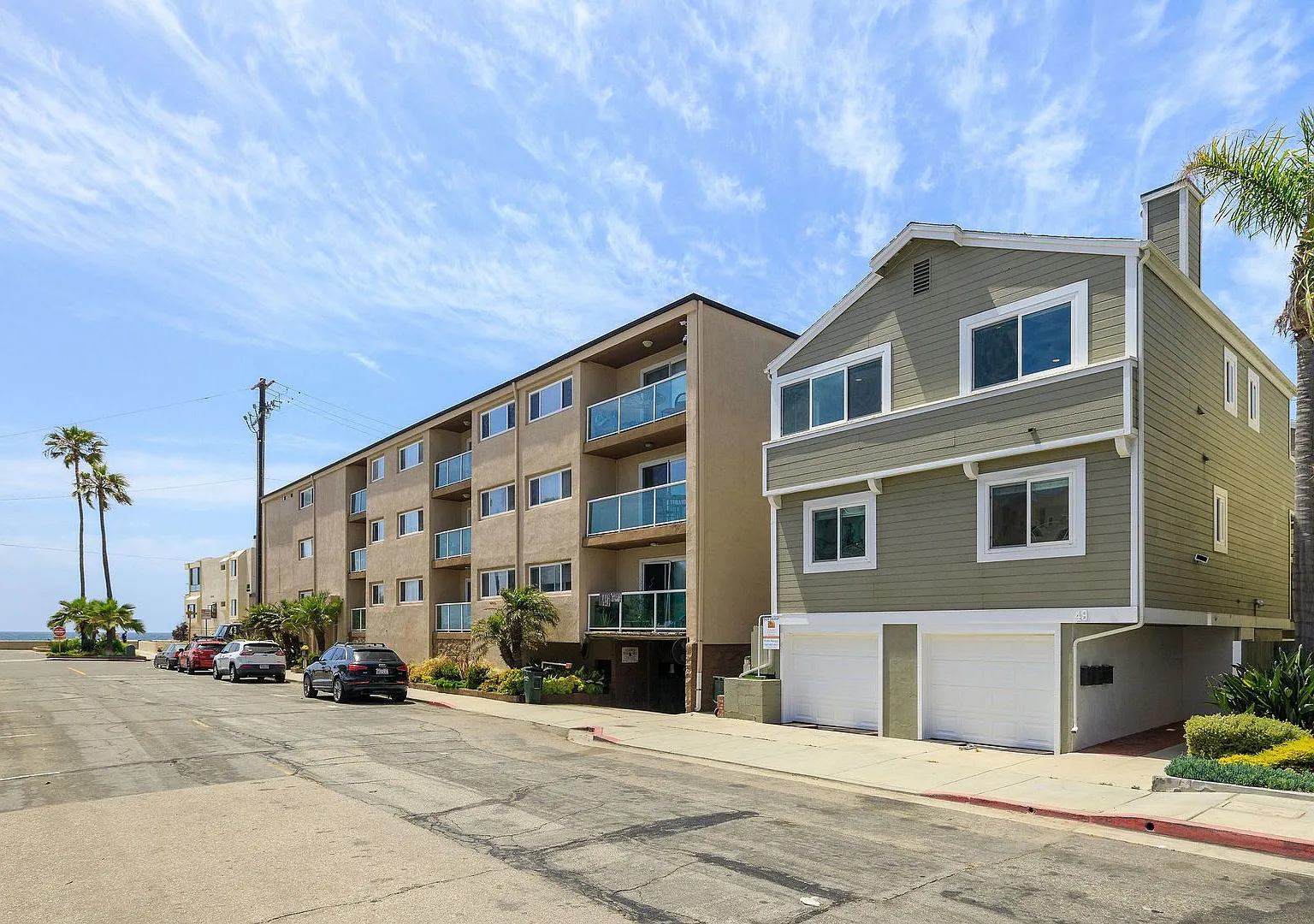 Beachside Retreat Steps to the Sand in Hermosa Beach! — Photo 3