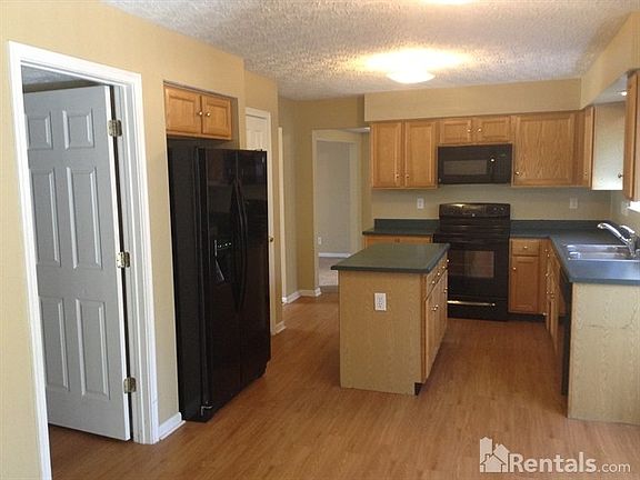 5th image of 106 Yellowwood Ct