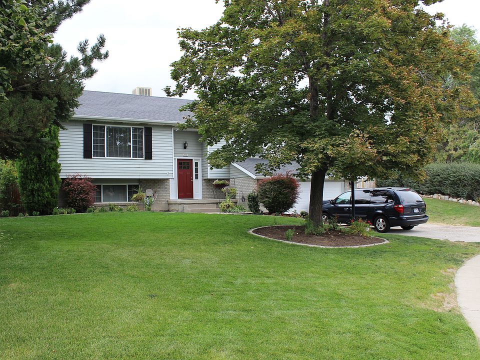 1st image of 233 E Silver Willow Dr