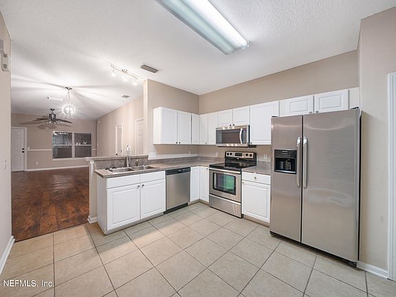 4th image of 373 Southern Branch Ln