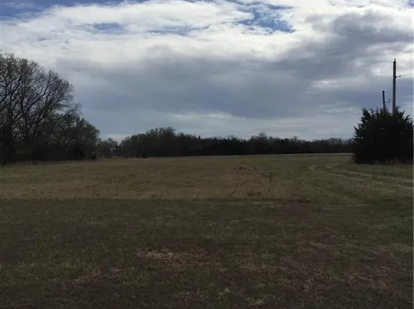 93 SW Skyline Cir, Mound City, KS 66056