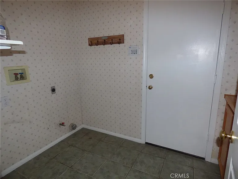 516 Monteleone Ave — Photo 7