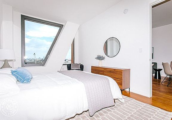 3rd image of 123 Melrose St APT 559
