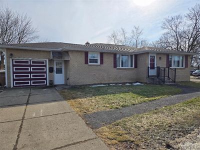 5 Grand Prix Dr, Cheektowaga, NY, 14227