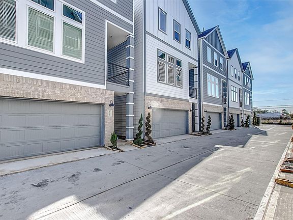 3rd image of 622 Janisch Rd #D