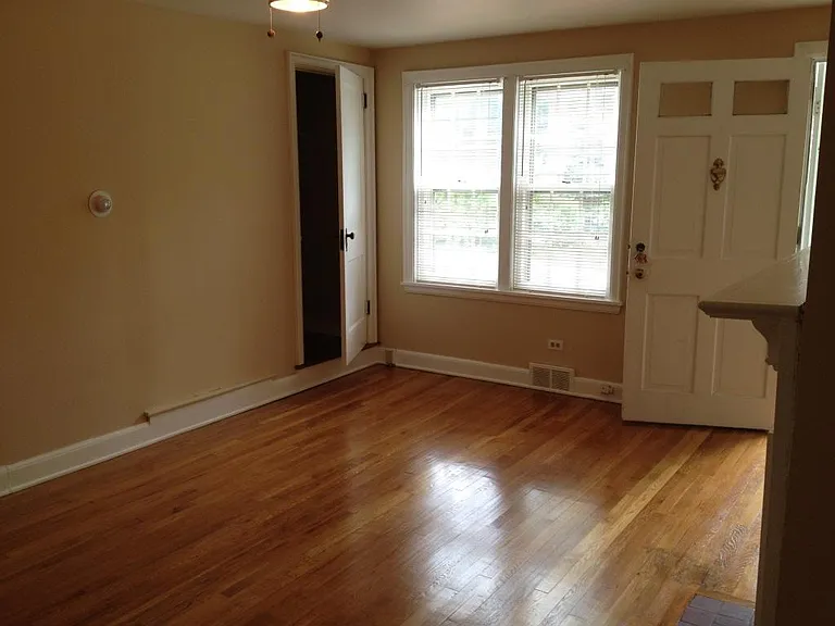17 W Leicester St — Photo 15