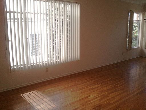 1st image of 11965 Montana Ave APT 6