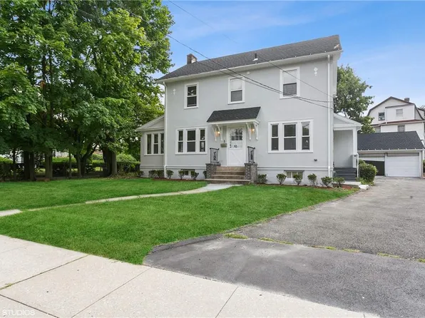 52 Lynton Place, White Plains, NY 10606