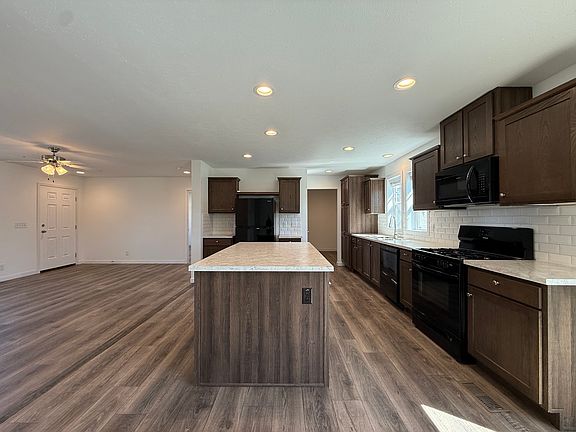 3rd image of 38000 Le Chateau Blvd #894