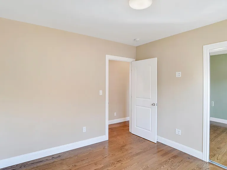 680 31st St #3 — Photo 12