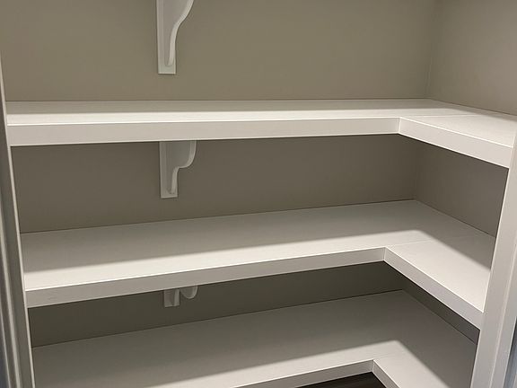 4th image of 621 W Main St #621
