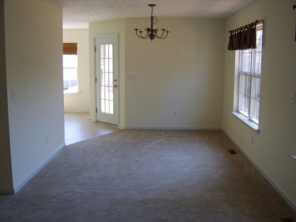 3rd image of 867 Watsonia Dr