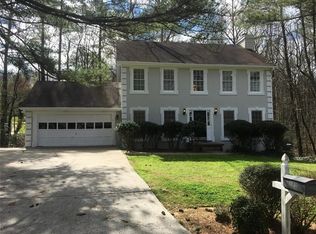 10015 Lake Forest Way, Roswell, GA 30076