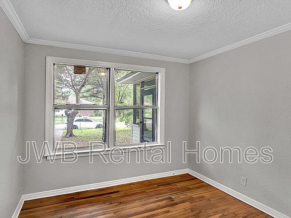 5th image of 3803 Gladys St Unit A