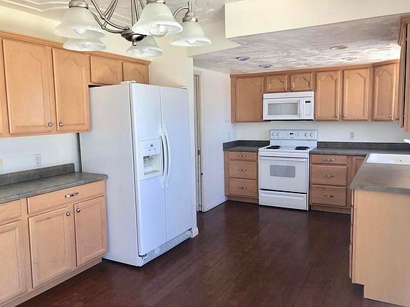 2nd image of 3020 S Bloomington Hills Dr