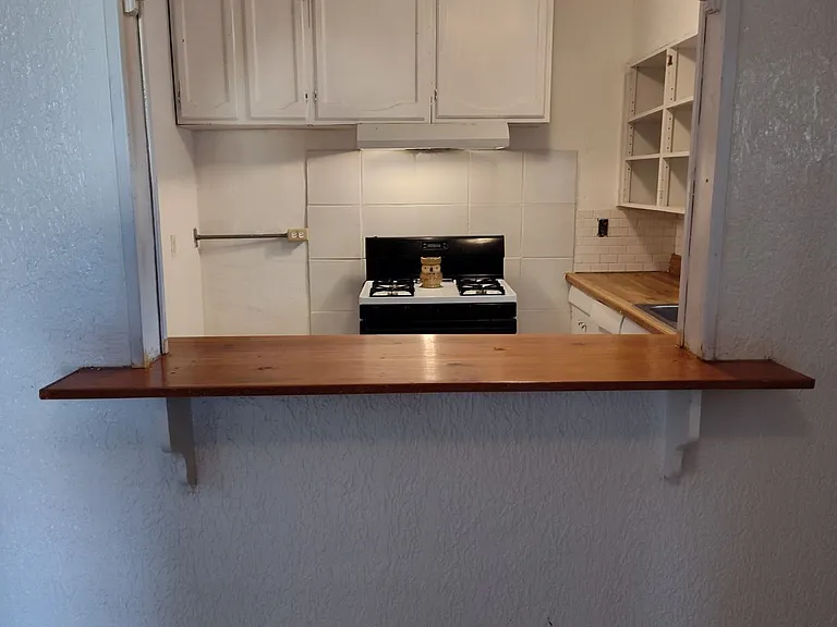 155 Elaine Rd #B — Photo 3