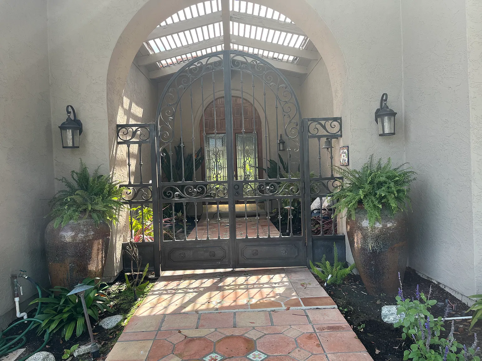 3 bed, 1850 sqft, $5,325 — Photo 3