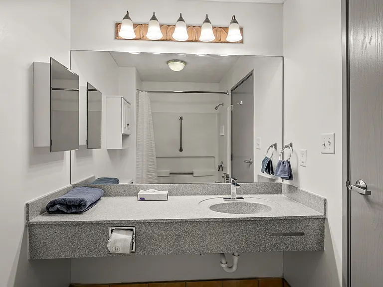 Oxbow Apartments — Photo 30