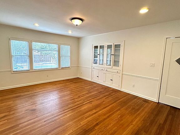 5th image of 351 Coronado Ave