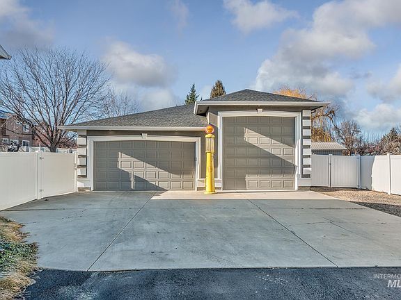 5th image of 2104 Shelley Dr