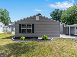10 Gentle Rd, Levittown, PA 19057