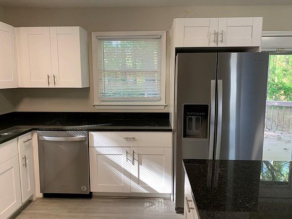 5th image of 12 Hidden Valley Dr