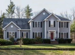 66 Sheepwash Dr, Chester, NH 03036