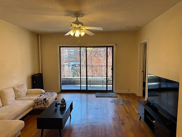 313 Summit Ave #5 — Photo 2