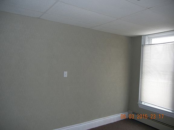 4th image of 256 Trenton Ave