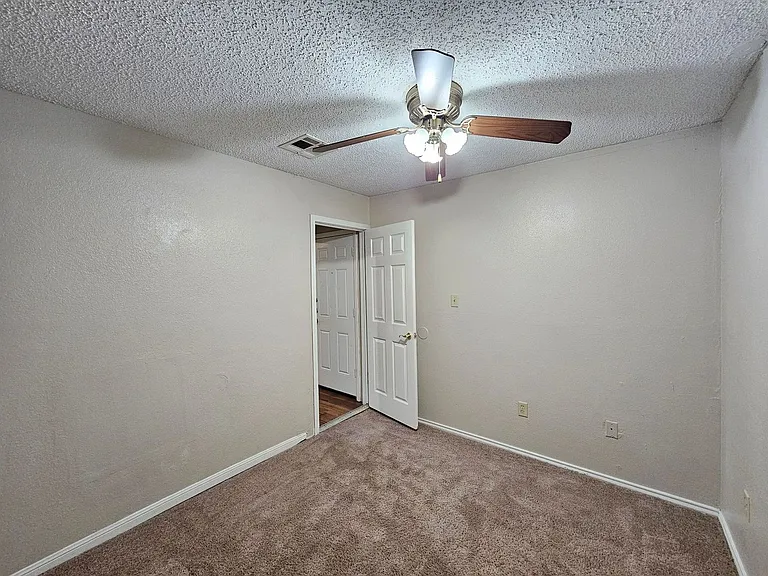 4508 Tanglewood Cir — Photo 24