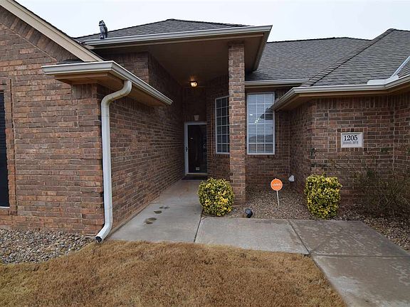 2nd image of 1205 Hershel Dr