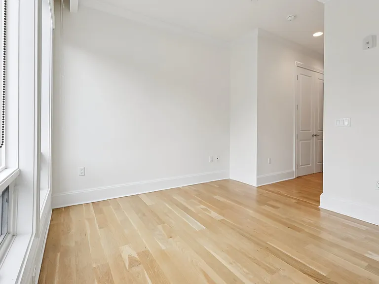 11 River St — Photo 13