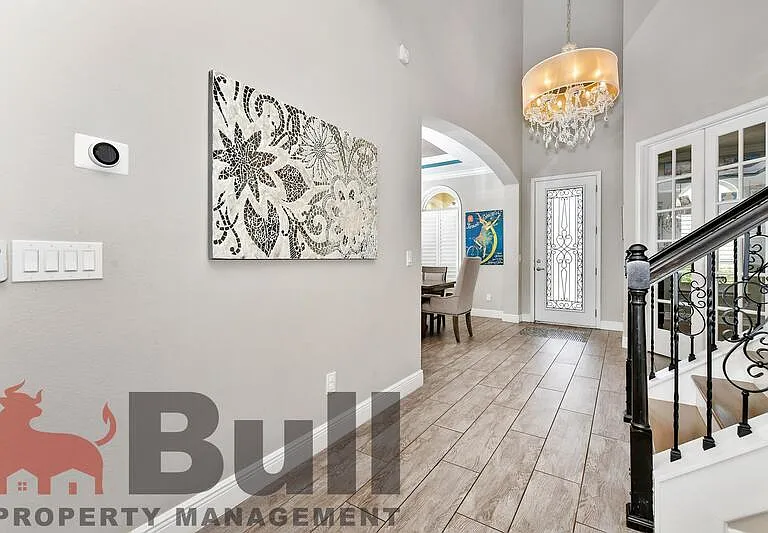 8233 Canetti St — Photo 15