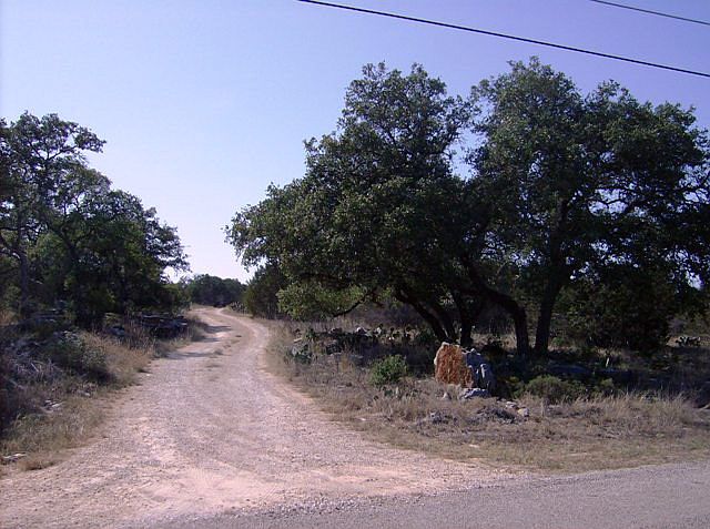 1st image of 1718 Oakwood Loop