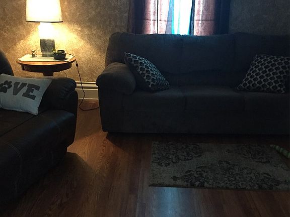 4th image of 1817 Summit St
