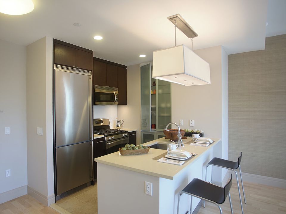 1st image of 200 W 72nd St APT 15D