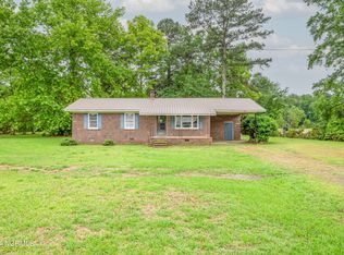 425 Bullard Pit Cir, Autryville, NC 28318