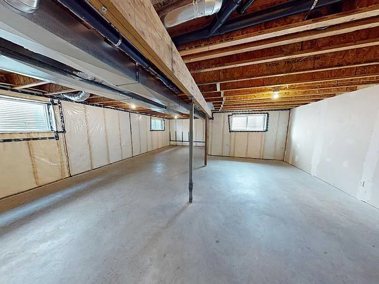 12605 102a St — Photo 11