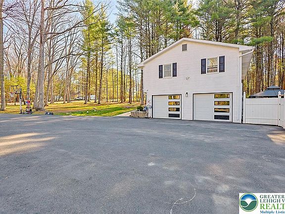 3rd image of 268 Turkey Ridge Dr