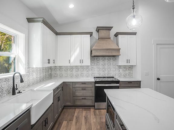 3rd image of 45055 Luther St