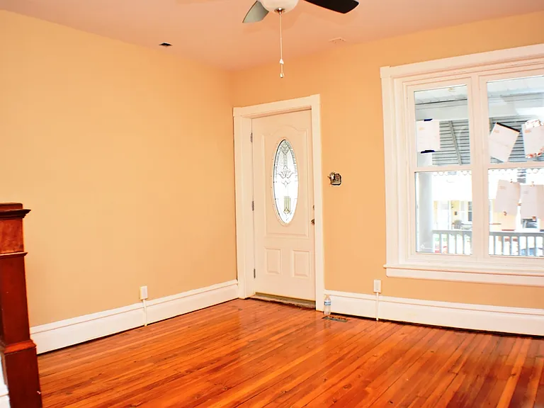 520 W Greenleaf St — Photo 5