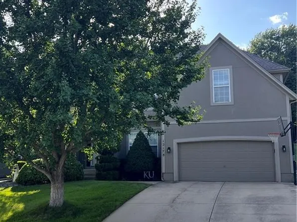 12178 S Prairie Creek Pkwy, Olathe, KS 66062