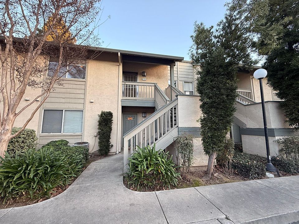 1st image of 1054 Summershore Ct