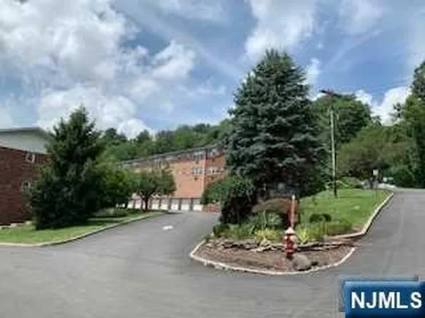 100 Pierson Miller Dr APT B15, Pompton Lakes, NJ 07442