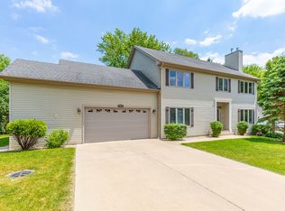 19801 W West Shore Dr, Mundelein, IL